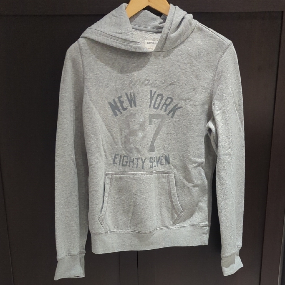 Women's Aeropostale Gray Hoodie with New York Graphic - Size L Great Condition
